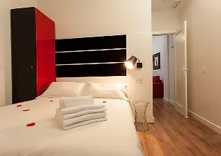Picasso Suites Malaga Apartamentos 4*,